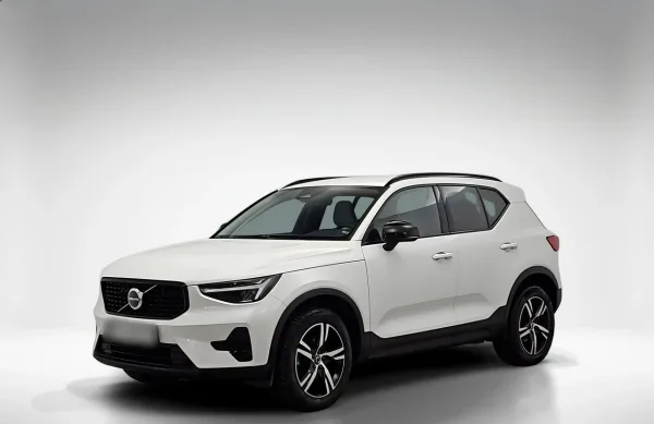 Volvo XC 40 B4 Plus Dark aut 2023 - używany samochód w leasingu