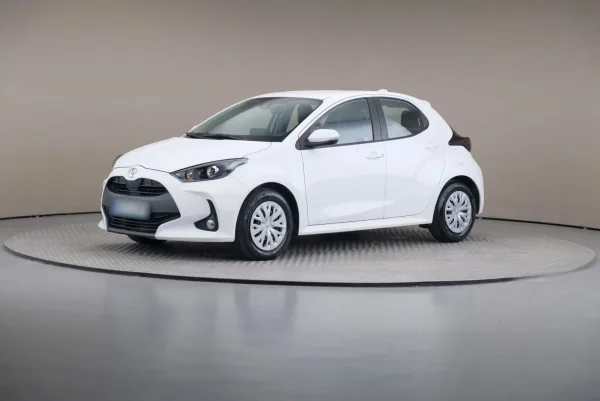 Toyota Yaris 1.5 Comfort 2023 - używany samochód w leasingu