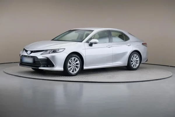 Toyota Camry 2.5 Hybrid Comfort CVT 2021 - używany samochód w leasingu