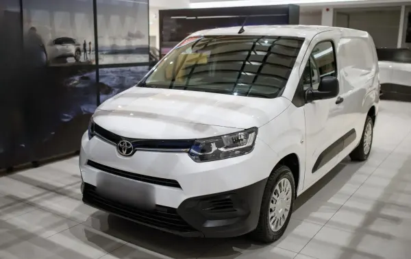 Toyota Proace City 1.5 D-4D Long 2,4t Active 2023 - used car for lease