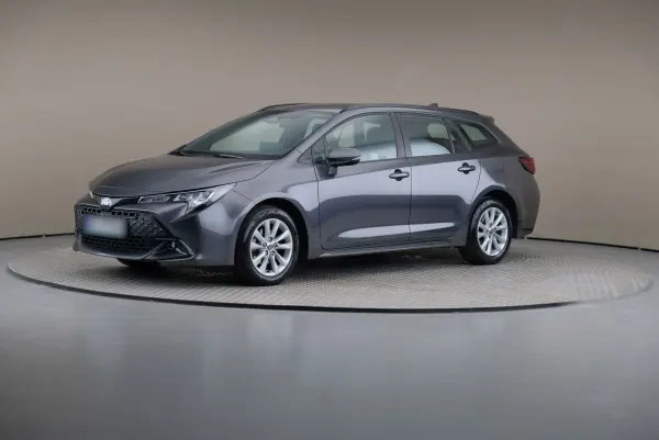 Toyota Corolla 1.8 Hybrid Comfort 2023 - używany samochód w leasingu