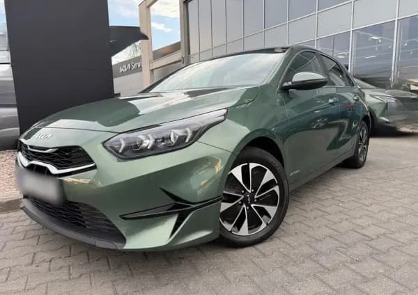 Kia Ceed 1.5 T-GDI Tribute DCT 2024 - używany samochód w leasingu